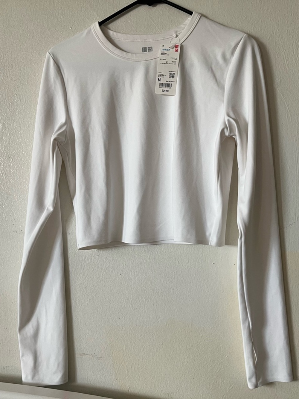 Uniqlo Women’s White Long-Sleeve Crewneck Tee